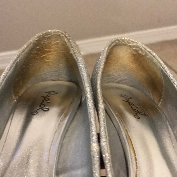 Quipid Silver Glitter Heels - Picture 5 of 8